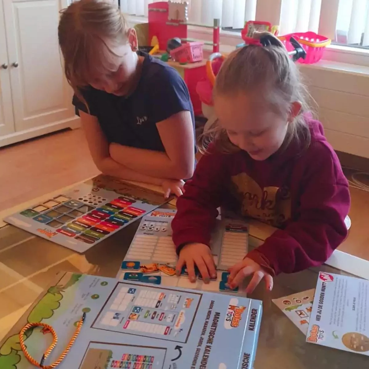 Kind speelt met het product 2